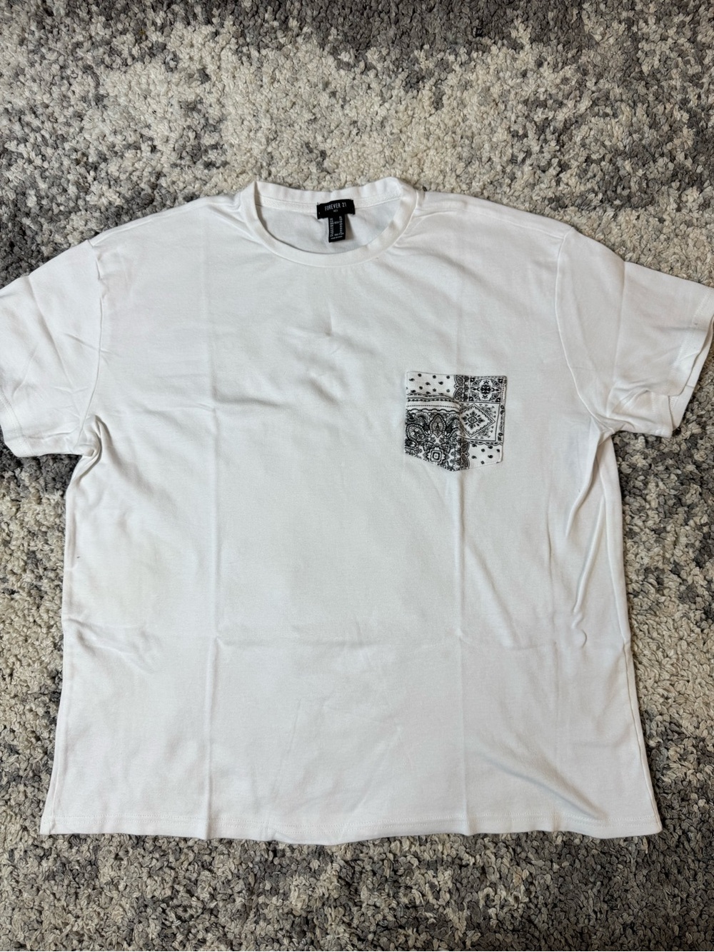 Forever 21 Men, Men’s White Short Sleeve Tee with Black Bandana Print Pocket, XL